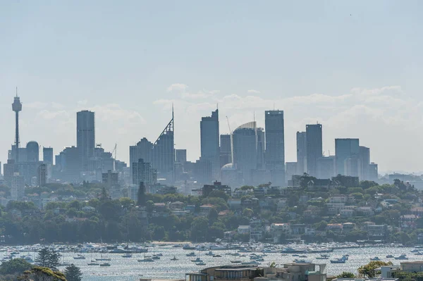 シドニー港とオペラハウス 街の風景 ダーリングポイント ポイントパイパー ウェストフィールドタワー — ストック写真