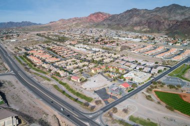 Nevada, ABD 'deki Boulder City' de. Boulder City, Nevada 'da kumarı yasaklayan iki şehirden biridir.