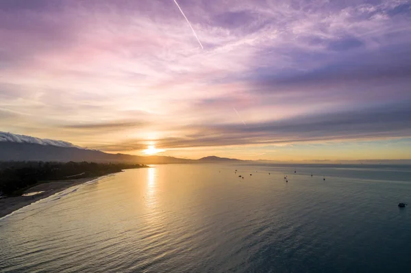 加利福尼亚圣巴巴拉的日出 海洋与美丽的背景天空 — 图库照片