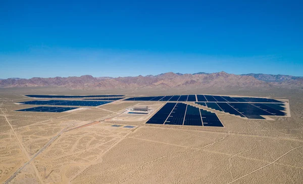 Solar Panel Produces Green Environmentaly Friendly Energy Setting Sun Aerial — Stock fotografie
