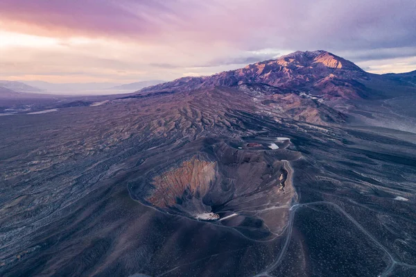 Wschód Słońca Kraterze Ubehebe Dolina Śmierci Kalifornia Piękne Kolory Rano — Zdjęcie stockowe