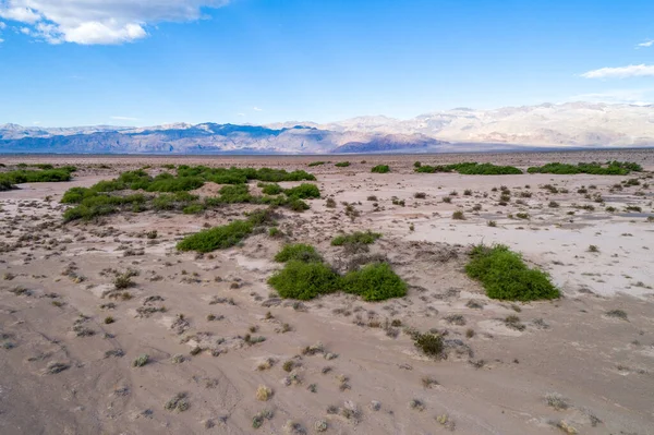 Sandy Salty Death Valley Ground Mountain Background — Fotografia de Stock