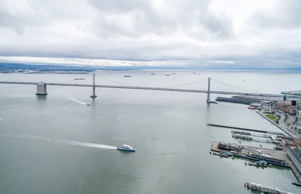 Сан Франциско Мост Окленд Бей Облачным Небом Заднем Плане Сан — стоковое фото