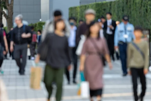 Empresários Desfocados Tóquio Japão Área Shinjuku Dia Ensolarado Brilhante — Fotografia de Stock