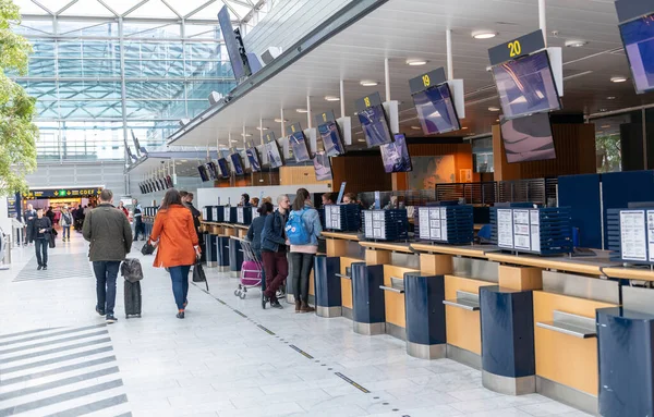 Copenhagen Denmark April 2019 International Copenhagen Airport People Customer Service — ストック写真