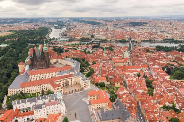 Pražské Staré Město Katedrálou Víta Pražským Hradním Komplexem Budovami Odhalujícími — Stock fotografie