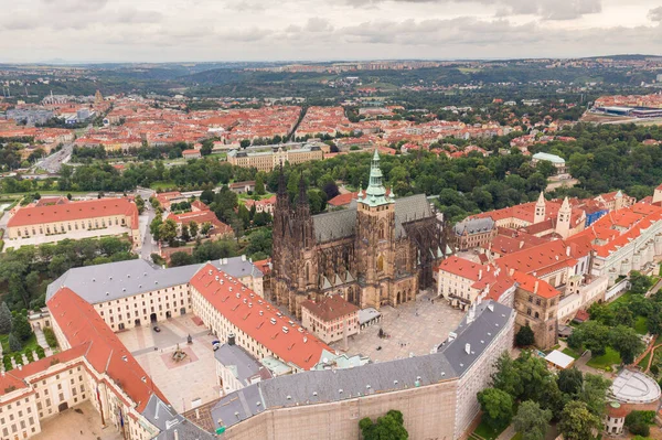 Praha Gamleby Med Vitus Katedralen Slottet Praha Med Bygninger Som – stockfoto