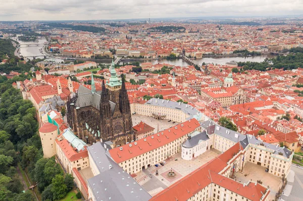 Prague Old Town Vitus Cathedral Prague Castle Complex Buildings Revealing — Stockfoto
