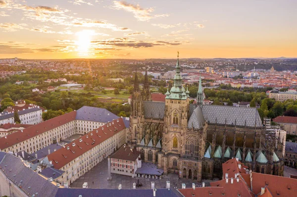 Prague Old Town Vitus Cathedral Prague Castle Complex Buildings Revealing — Fotografia de Stock
