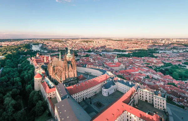 Prager Altstadt Mit Veits Kathedrale Und Prager Burgkomplex Mit Gebäuden — Stockfoto