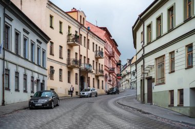 Litvanya 'nın Vilnius Uzupis Bölgesi. Eşsiz Eski Sokak ve Mimari