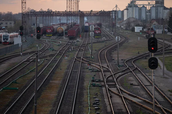 Järnvägsnätet Litauen Radviliskis Välkänd Järnvägshuvudstad Litauen Vacker Kväll Solnedgång Ljus — Stockfoto