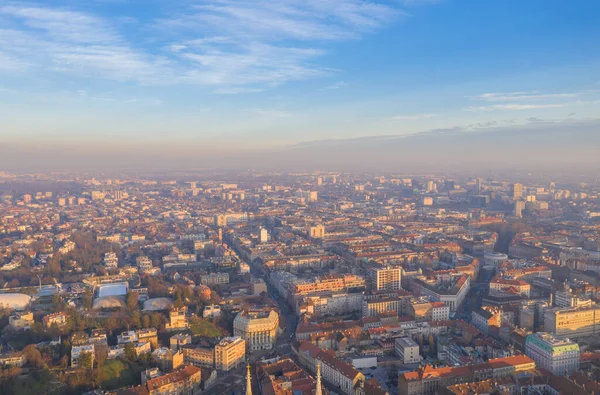 Dunstig Neblig Und Neblig Zagreb Stadtbild Kroatien Sonnenuntergang Hintergrund — Stockfoto