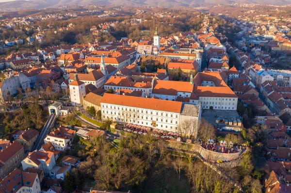 Górne Miasto Zagrzeb Chorwacja Stare Miasto Krajobraz Góry Tle — Zdjęcie stockowe