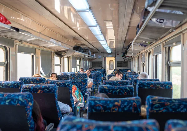 Sousse 突尼斯 2019年6月15日 突尼斯铁路网内的火车 乘坐一等舱前往突尼斯的旅客 — 图库照片