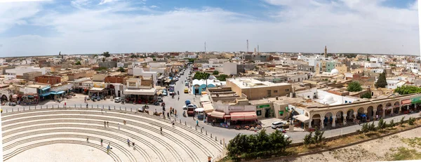 Miasto Jem Tunezji Krajobraz Miejski Ulica Ludźmi — Zdjęcie stockowe
