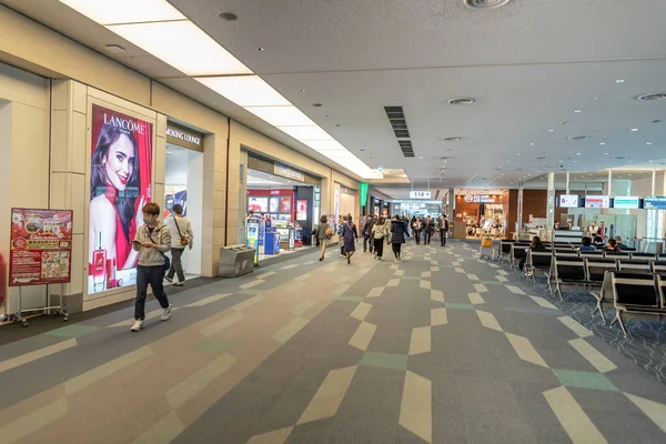 Tokyo International Haneda Airport Departure Area Duty Free Shops People — Fotografia de Stock