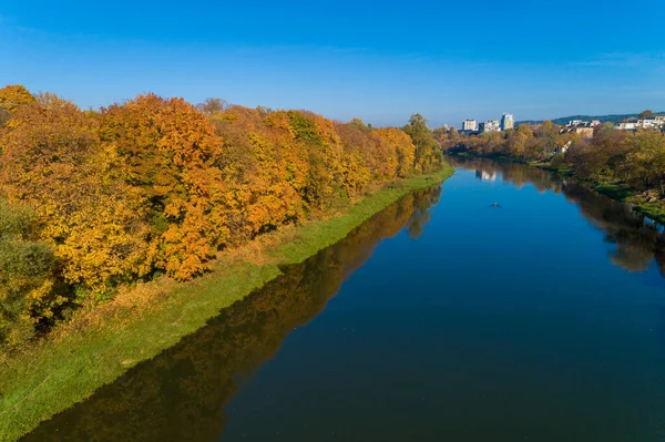 stock image Public Park and River Neris in Vilnius City, Lithuania. Autumn. Tuskulenai Park