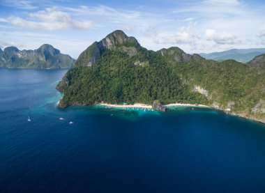 El Nido, Palawan, Filipinler 'de yedi Komando Sahili ve Papaya Sahili. A turu rotası ve konumu.