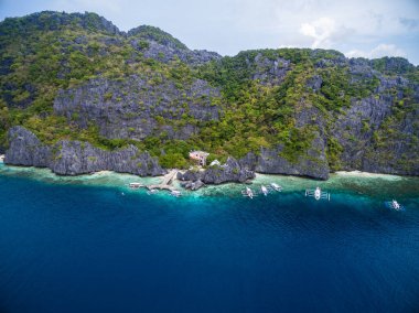 El Nido, Palawan, Filipinler 'deki Matinloc Tapınağı.