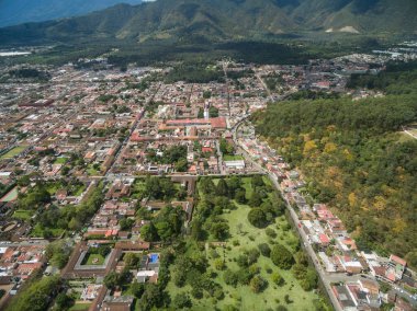 Antigua Şehri manzarası. Guatemala 'daki İspanyol Barok Tarzı Kasabası