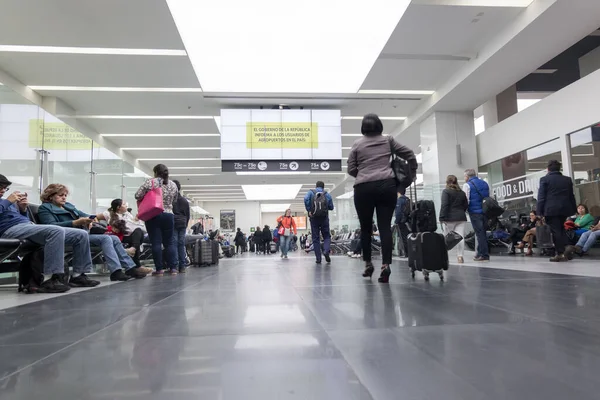 Περιοχή Εσωτερικού Αεροδρομίου Του Μεξικού Επιβάτες — Φωτογραφία Αρχείου