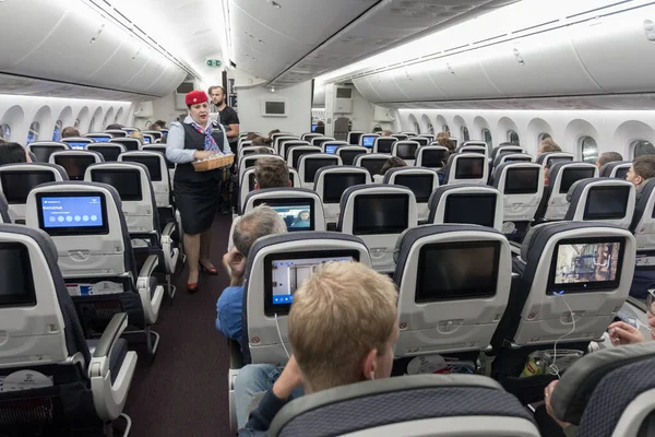 Aeromexico Boeing 787 Dreamliner Wnętrze Ludźmi Załogą Kabiny — Zdjęcie stockowe