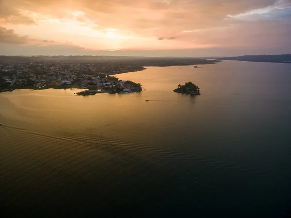 Guatemala Daki Flores Adası Peten Itza Gölü — Stok fotoğraf