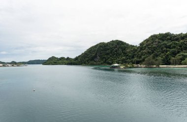 Koror 'daki Long Island' da. Palau 'da. Manzara ve Okyanus.