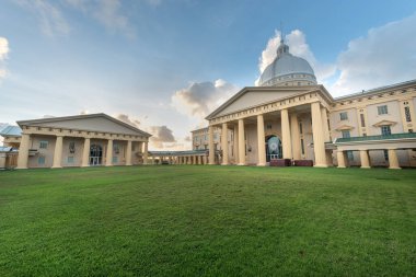 Palau Ulusal Kongresi. Sabah Gündoğumu Uzun Maruz Kalma Çekimi. Palau Senatosu. Mikronezya