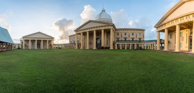 Palau Ulusal Kongresi. Sabah Gündoğumu Uzun Maruz Kalma Çekimi. Palau Senatosu. Mikronezya