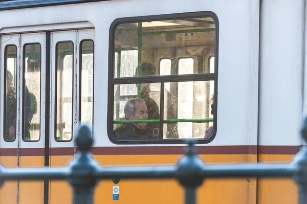 Budapest Hongrie Octobre 2015 Transports Publics Locaux Passagers Lumière Soleil — Photo