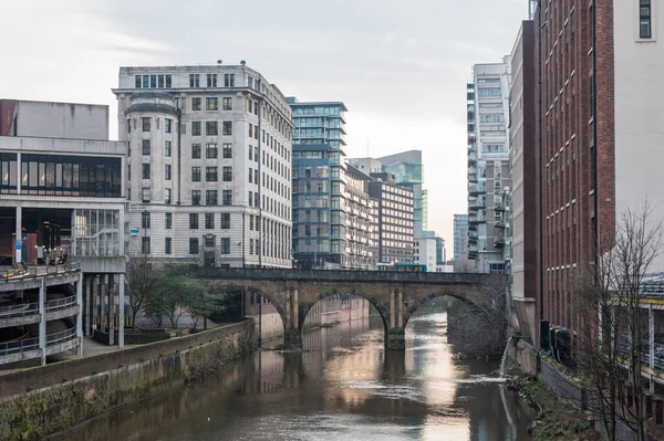 Manchester England Μαρτιοσ 2014 Μάντσεστερ Σίτι Ποταμό Και Κτίρια — Φωτογραφία Αρχείου