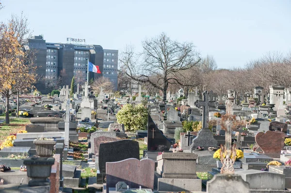 Paříž Francie Listopadu 2012 Městský Hřbitov Paříži Francie Příznak Mávání — Stock fotografie