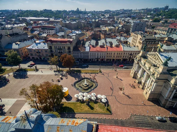 Lviv Ukraine Wrzesień 2016 Śródmieście Lwowa Lwowskim Narodowym Akademickim Teatrem — Zdjęcie stockowe