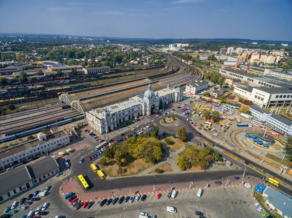 Lviv Ucrania Septiembre 2016 Estación Tren Lviv Con Techo Transporte — Foto de Stock