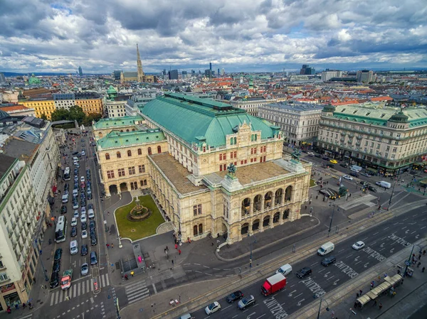 Bécsi Állami Operaház Városkép Felhős Kék Égbolttal Ausztria — Stock Fotó
