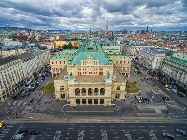Viyana Devlet Operası Bulutlu Mavi Gök Manzarası Avusturya — Stok fotoğraf