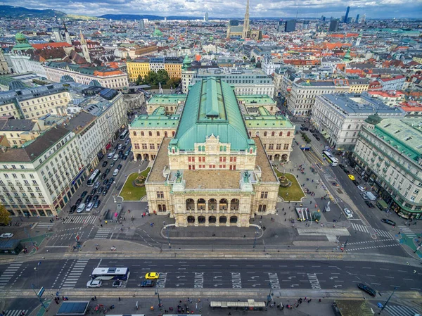 Viyana Devlet Operası Bulutlu Mavi Gök Manzarası Avusturya — Stok fotoğraf