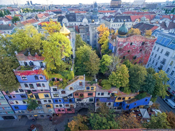 Hundertwasserhaus. Viyana 'nın dışavurumcu simgesi Landstrase bölgesinde yer almaktadır.
