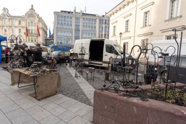 VILNIUS, LITHUANIA - 4 Mart 2017: Vilnius Kaziukas Pazarı. Litvanya 'nın en ünlü sokak pazarlarından biri..