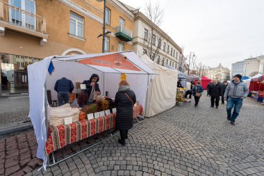 VILNIUS, LITHUANIA - 4 Mart 2017: Vilnius Kaziukas Pazarı. Litvanya 'nın en ünlü sokak pazarlarından biri..