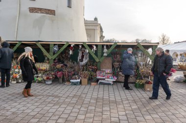VILNIUS, LITHUANIA - 4 Mart 2017: Vilnius Kaziukas Pazarı. Litvanya 'nın en ünlü sokak pazarlarından biri..