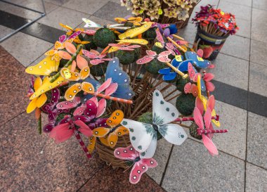 VILNIUS, LITHUANIA - 4 Mart 2017: Vilnius Kaziukas Pazarı. Litvanya 'nın en ünlü sokak pazarlarından biri..