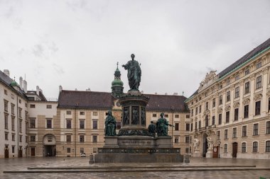 VIENNA, AUSTRIA - 06 Ekim 2016: Francis 'in heykeli, Kutsal Roma İmparatoru, zamanın Avusturya İmparatoru, Macaristan' ın Havari Kralı. Viyana, Avusturya.