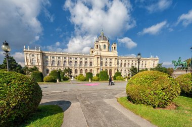 VIENNA, AUSTRIA - 07 Ekim 2016: Maria Theresien Platz İmparatoriçe Maria Theresa 'nın anısına yapılmıştır. Viyana, Avusturya. Ulusal Tarih Müzesi