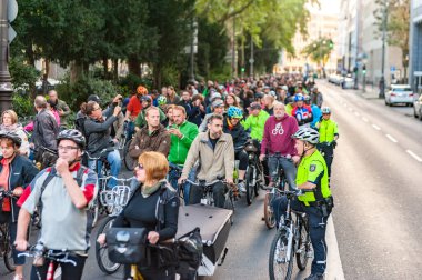 COLOGNE, Almanya - 25 Eylül 2015 Köln Dönüşümlü Kritik Kütle.