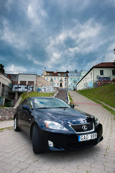 Vilnius Lithuania Июля 2012 Года Luxury Lexus Car Староместская Улица — стоковое фото
