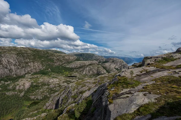 Noorwegen Landschap Dicht Bij Preikestolen Sightseeing Place Bergen Blauwe Lucht — Stockfoto