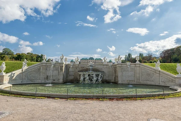 Stock image Belvedere Palace and Garden with Fountain. Sightseeing Object in Vienna, Austria.